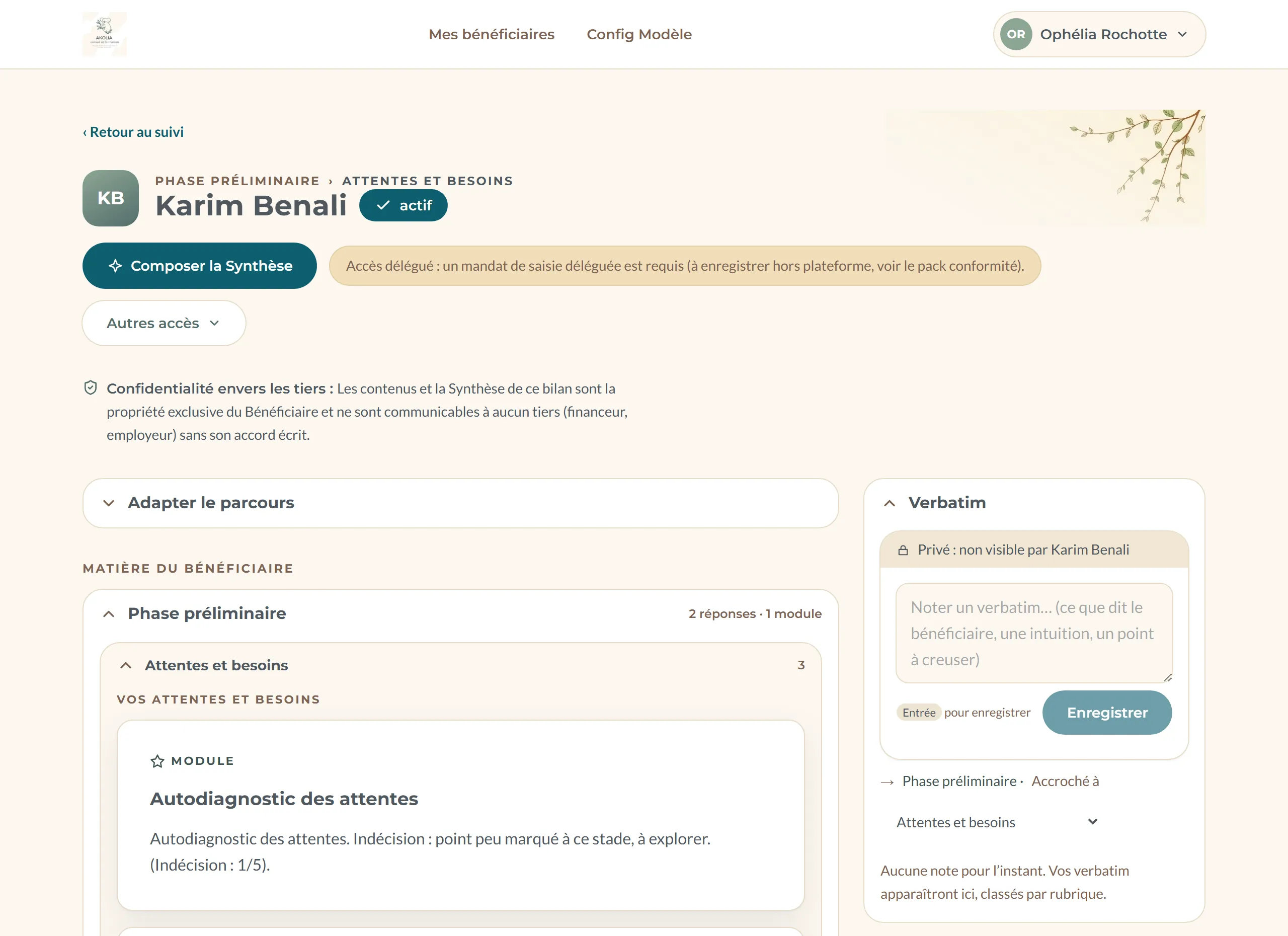 Espace consultante, dossier d’un bénéficiaire de démonstration : la matière du bilan à gauche, la barre de capture de verbatim à droite, marquée privée et non visible par le bénéficiaire, avec son rattachement automatique à la phase et à la rubrique en cours.