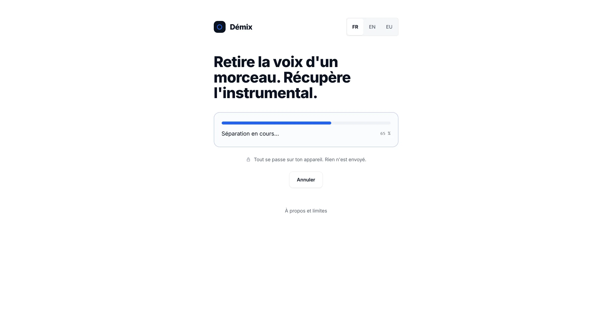 Écran de traitement de Démix : progression de la séparation voix/instrumental, calcul effectué dans le navigateur.